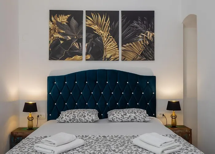 Luxury Toni With Patio In The Heart Of *