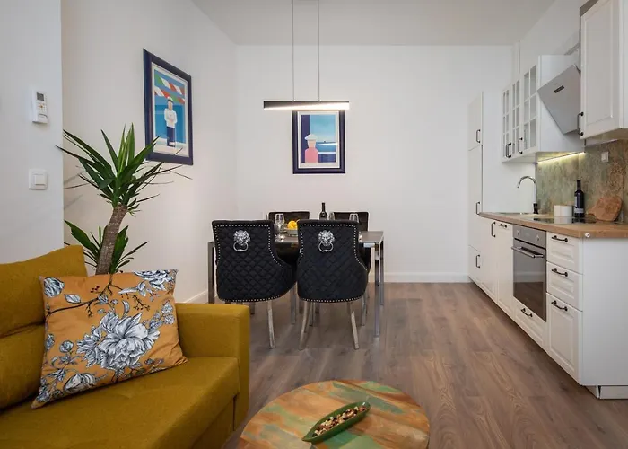 Luxury Toni With Patio In The Heart Of Apartmán Split