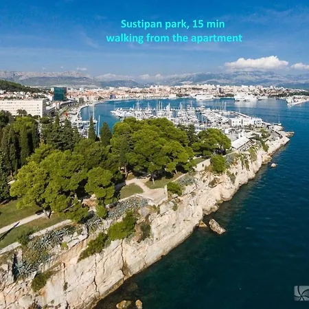 Luxury Toni With Patio In The Heart Of 스플리트