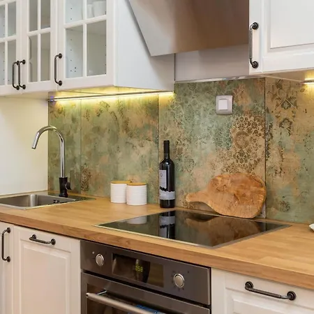 Luxury Toni With Patio In The Heart Of Apartament Split