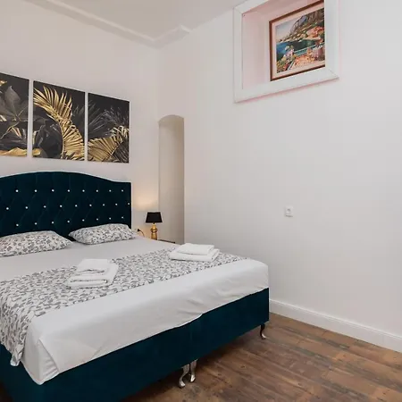 Luxury Toni With Patio In The Heart Of Split